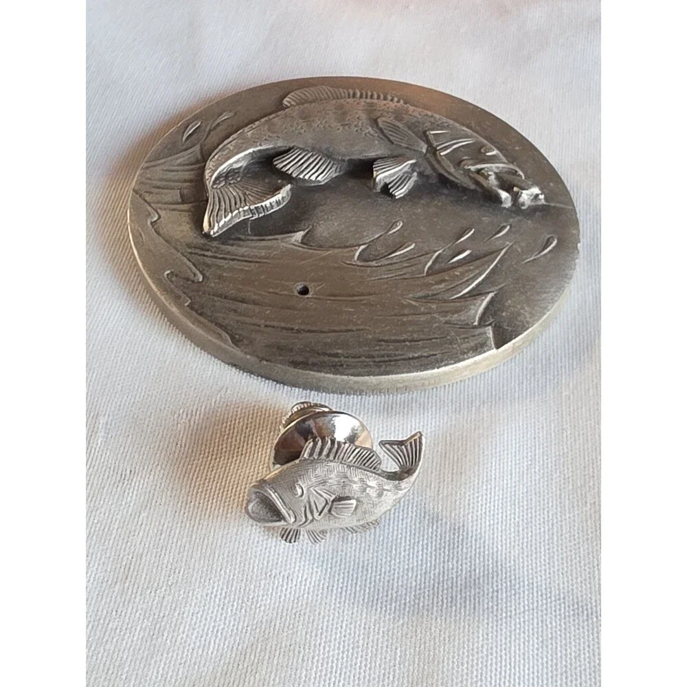 Vintage M.S. Dee Genuine Pewter Bass Fishing Trinket Box Wood w/ Matching Pin